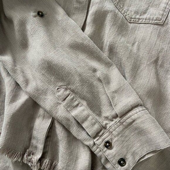 Velvet Heart Grey/Brown Button-Up Shirt with Frayed Hem Women’s Size Medium - Picture 5 of 7